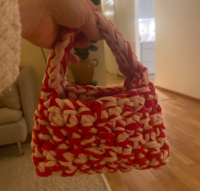 Olive Mini - Handvirkad väska